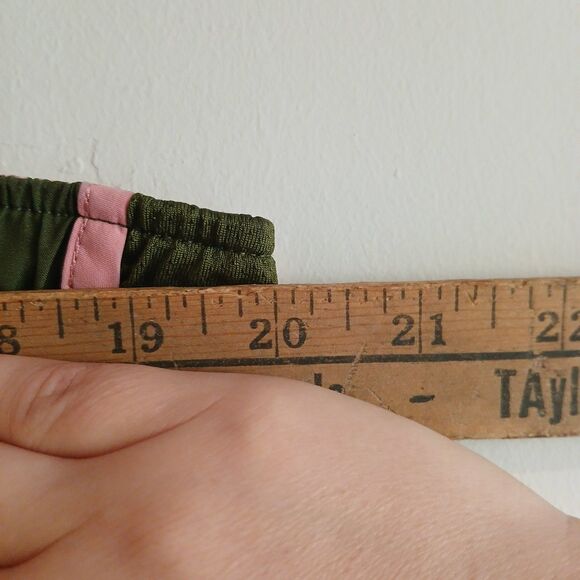 Nike Dri Fit Running Shorts Women's Size 2X Pink & Green - Picture 5 of 6